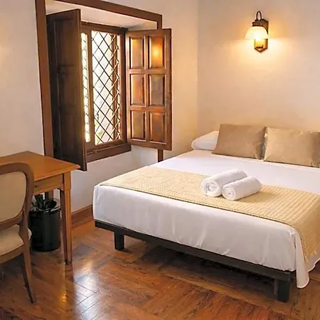 Hotel La Casona De *
